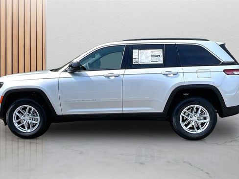 New 2026 Jeep Grand Cherokee Laredo RWD image 6