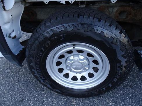 Used 2021 GMC Sierra 1500 4x4 Crew Cab w/ Sierra Value Package image 23