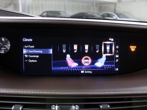 Used 2018 Lexus LS 500 w/ Accessory Package (Z1) image 24