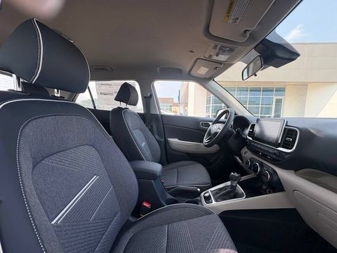New 2026 Hyundai Venue SEL FWD image 17