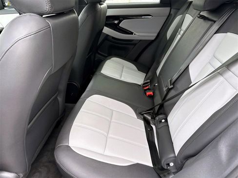 New 2026 Land Rover Range Rover Evoque Dynamic SE image 13