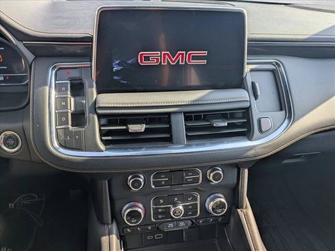 Used 2024 GMC Yukon AT4 w/ Technology Package AWD/4WD image 10