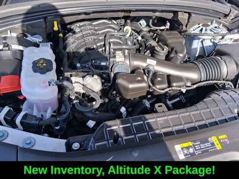 Certified 2025 Jeep Grand Cherokee Altitude AWD/4WD image 17