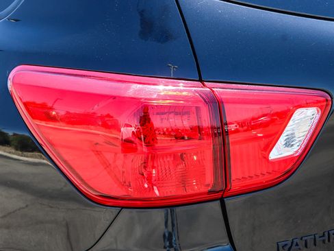 Used 2020 Nissan Pathfinder SV w/ Rock Creek Edition FWD image 9