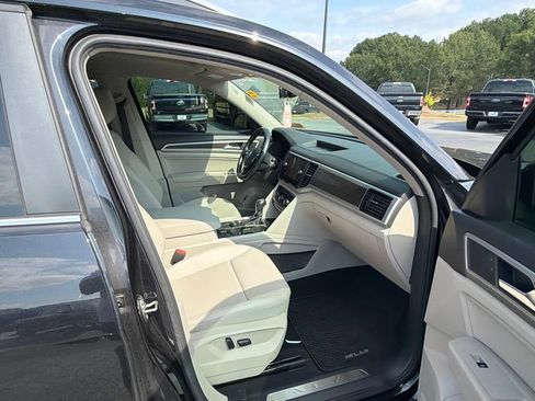 Used 2019 Volkswagen Atlas SEL AWD/4WD image 18