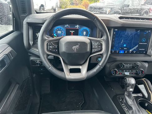 Certified 2025 Ford Bronco Badlands image 8