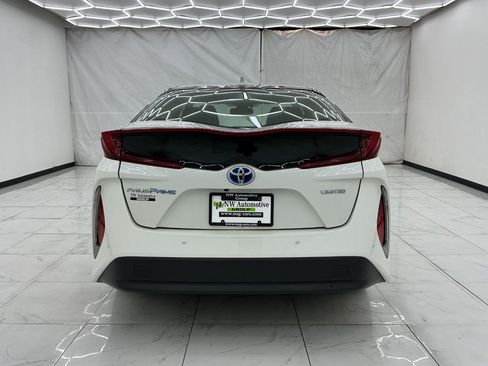 Used 2020 Toyota Prius Prime Limited FWD image 10