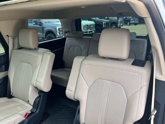 Used 2023 Ford Expedition Limited AWD/4WD image 17