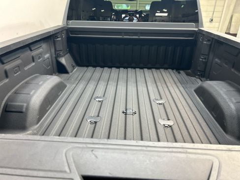 Used 2024 Chevrolet Silverado 2500 Custom w/ Custom Convenience Package AWD/4WD image 4