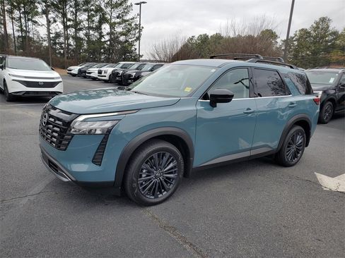 Used 2026 Nissan Pathfinder SL image 10