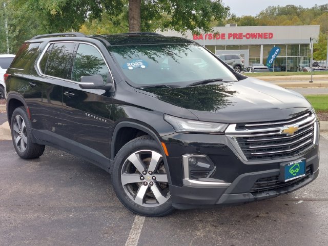 Used 2023 Chevrolet Traverse LT w/ LT Premium Package AWD/4WD image 2