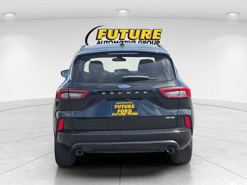 Certified 2023 Ford Escape ST-Line AWD/4WD image 5