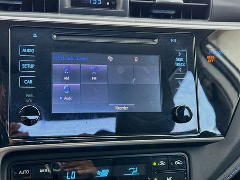 Used 2018 Toyota Corolla SE FWD image 11