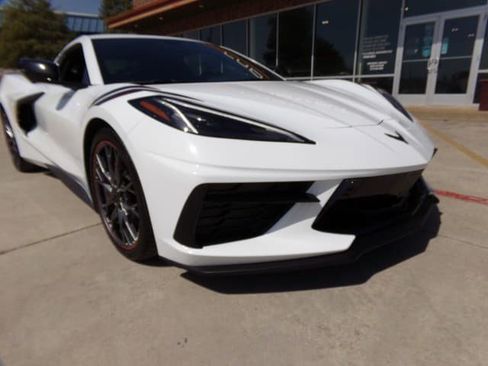 Used 2024 Chevrolet Corvette Stingray Preferred Cpe w/ Z51 Performance Package RWD image 3