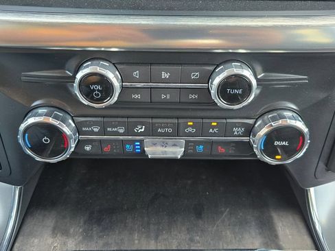 Used 2022 Ford F150 Lariat w/ Equipment Group 502A High AWD/4WD image 25