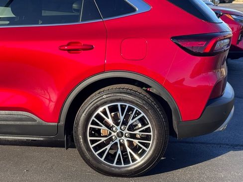 Used 2025 Ford Escape SE w/ PHEV Premium Package image 41