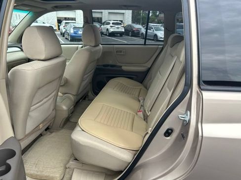 Used 2007 Toyota Highlander 4WD V6 w/ Extra Value Pkg #6 image 8