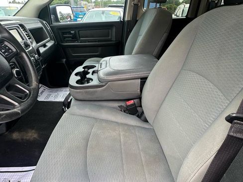Used 2017 RAM 1500 Express RWD image 17