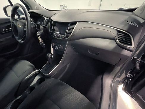 Used 2020 Chevrolet Trax LS image 24