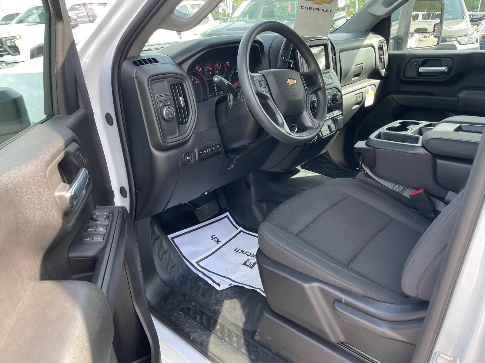 Used 2026 Chevrolet Silverado 2500 W/T w/ WT Convenience Package RWD image 4