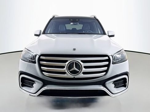 Used 2024 Mercedes-Benz GLS 450 4MATIC image 2