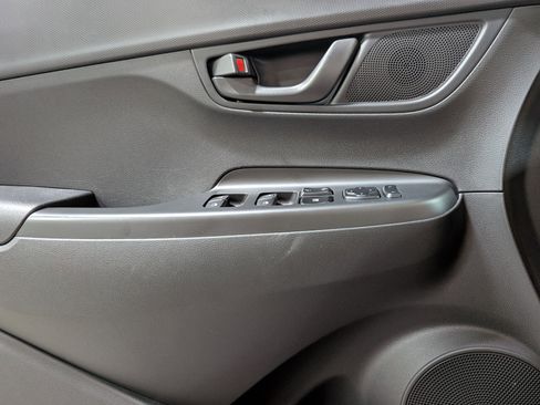 Used 2021 Hyundai Kona SEL w/ Cargo Package image 11