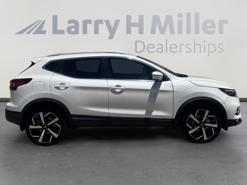 Used 2022 Nissan Rogue Sport SL w/ Premium Package FWD image 6