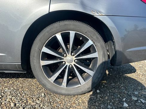 Used 2013 Chrysler 200 Limited w/ Sun/Sound Group FWD image 7
