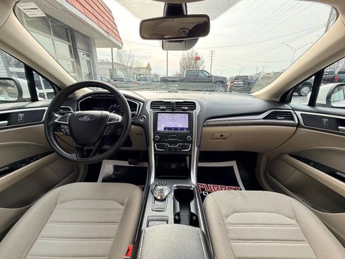 Used 2020 Ford Fusion SE image 30