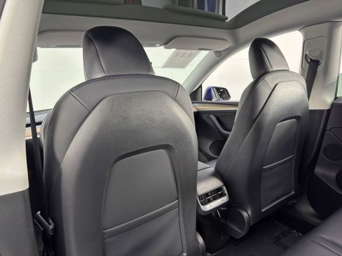 Used 2023 Tesla Model Y Long Range image 36