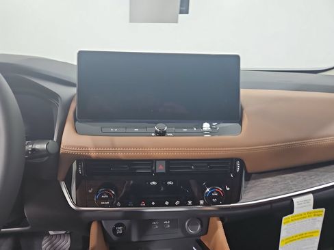 New 2026 Nissan Rogue Platinum w/ Platinum Premium Package AWD/4WD image 18