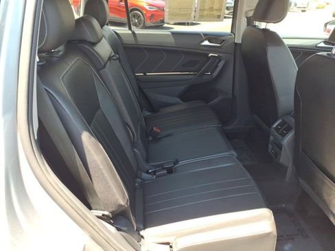 Certified 2024 Volkswagen Tiguan SE AWD/4WD image 16