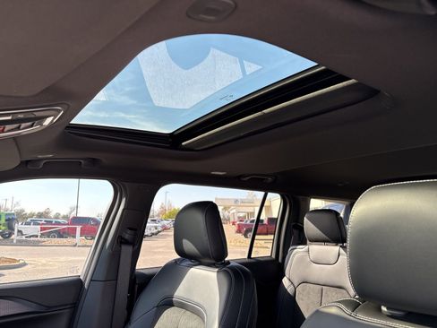 New 2025 Jeep Grand Cherokee L Altitude image 10