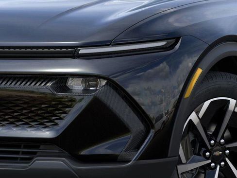 New 2026 Chevrolet Equinox EV LT image 10