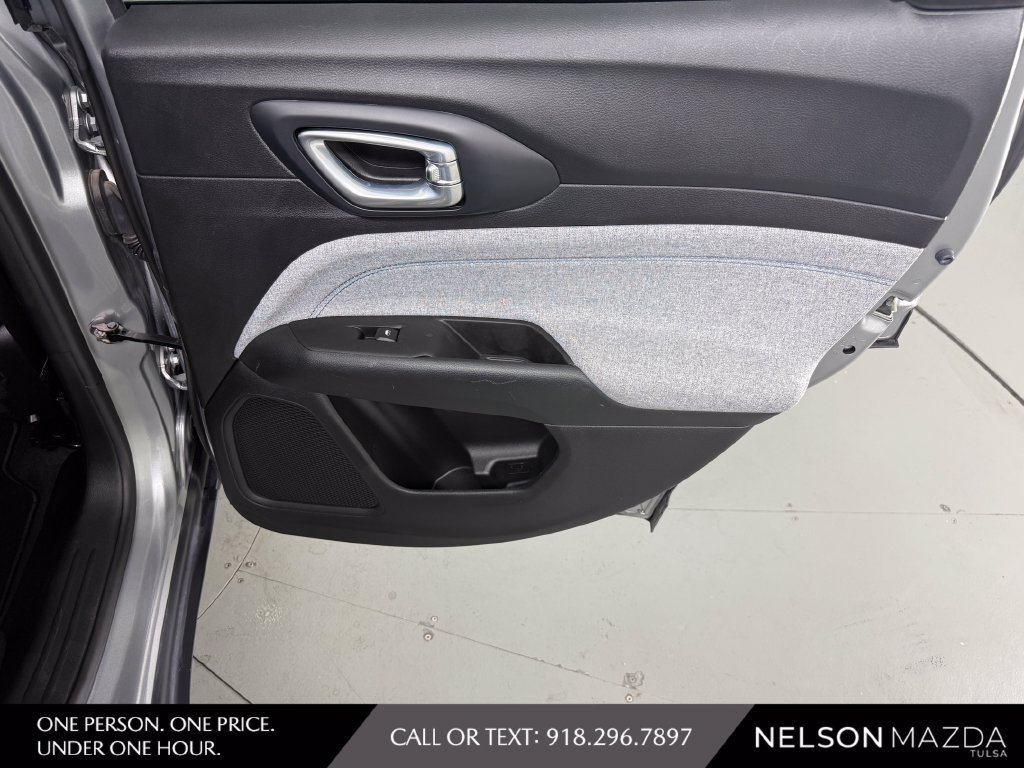 Used 2022 Jeep Compass Latitude AWD/4WD image 38