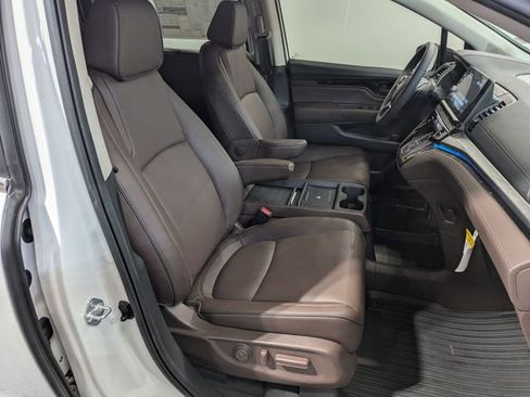 New 2026 Honda Odyssey Touring image 12