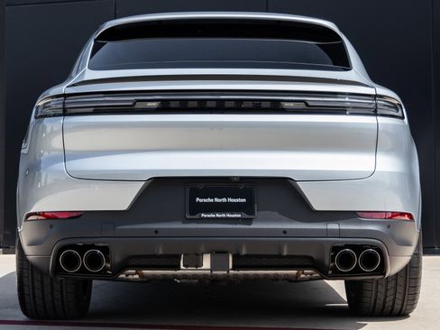 Certified 2025 Porsche Cayenne Coupe image 10