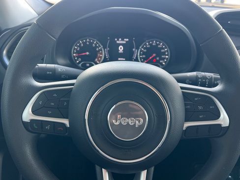 Used 2023 Jeep Renegade Latitude AWD/4WD image 25