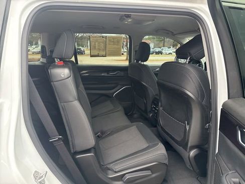 Used 2022 Jeep Grand Cherokee L Laredo w/ Luxury Tech Group I image 20