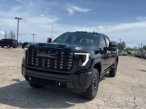 Certified 2025 GMC Sierra 3500 Denali Ultimate AWD/4WD image 4