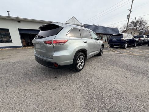 Used 2015 Toyota Highlander XLE image 12