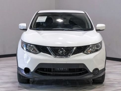 Used 2018 Nissan Rogue Sport S w/ S Appearance Package FWD image 9