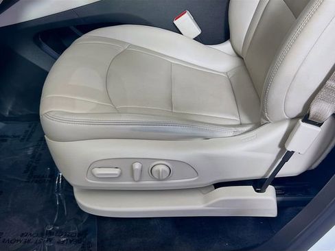 Used 2023 Buick Enclave Essence w/ Experience Buick Package image 20