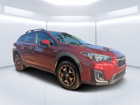 Used 2018 Subaru Crosstrek 2.0i Premium w/ Eyesight System image 2