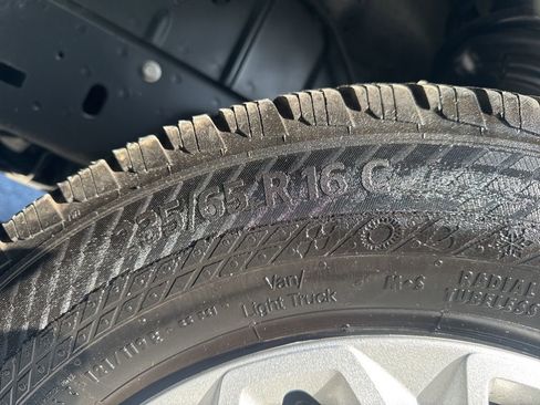 Used 2023 Ford Transit 250 Low Roof w/ Exterior Upgrade Package image 25