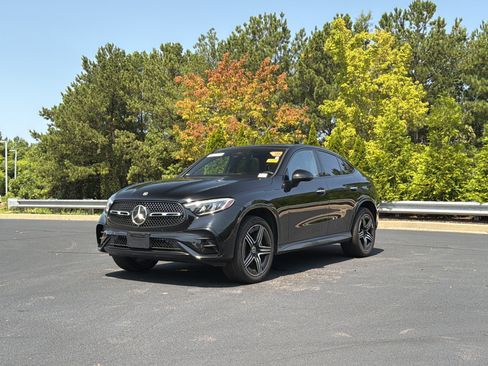 Used 2024 Mercedes-Benz GLC 300 4MATIC w/ AMG Line image 11