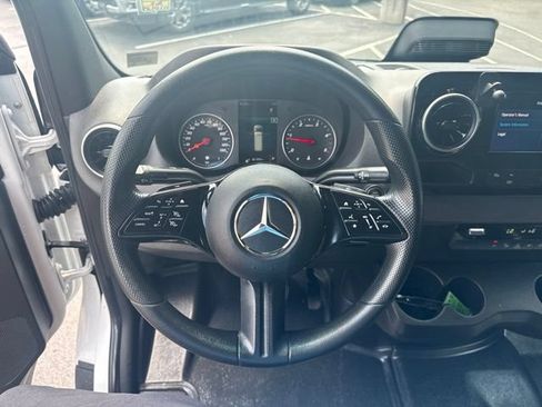 Used 2025 Mercedes-Benz Sprinter 2500 image 17