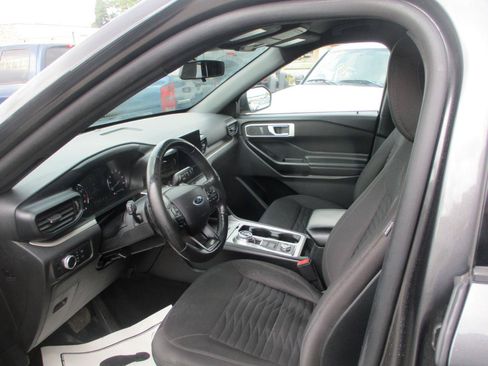 Used 2020 Ford Explorer XLT w/ Comfort Package AWD/4WD image 12