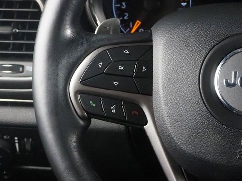 Used 2020 Jeep Grand Cherokee Limited AWD/4WD image 22