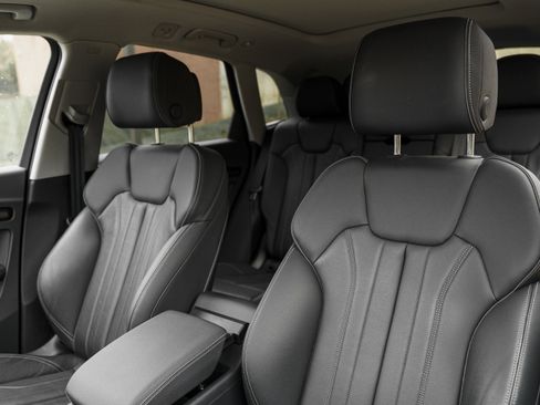 Used 2024 Audi Q5 e Premium Plus image 21